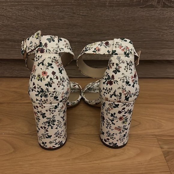Ann Taylor Floral Block Heel Sandals - Picture 3 of 5